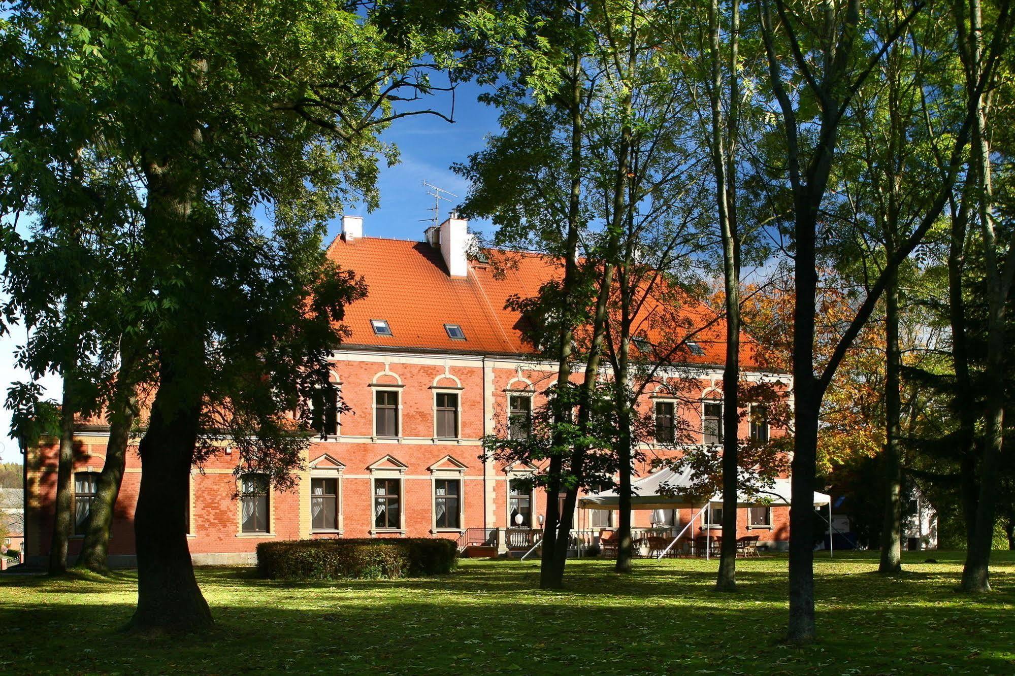 Leźno Palace Exterior foto