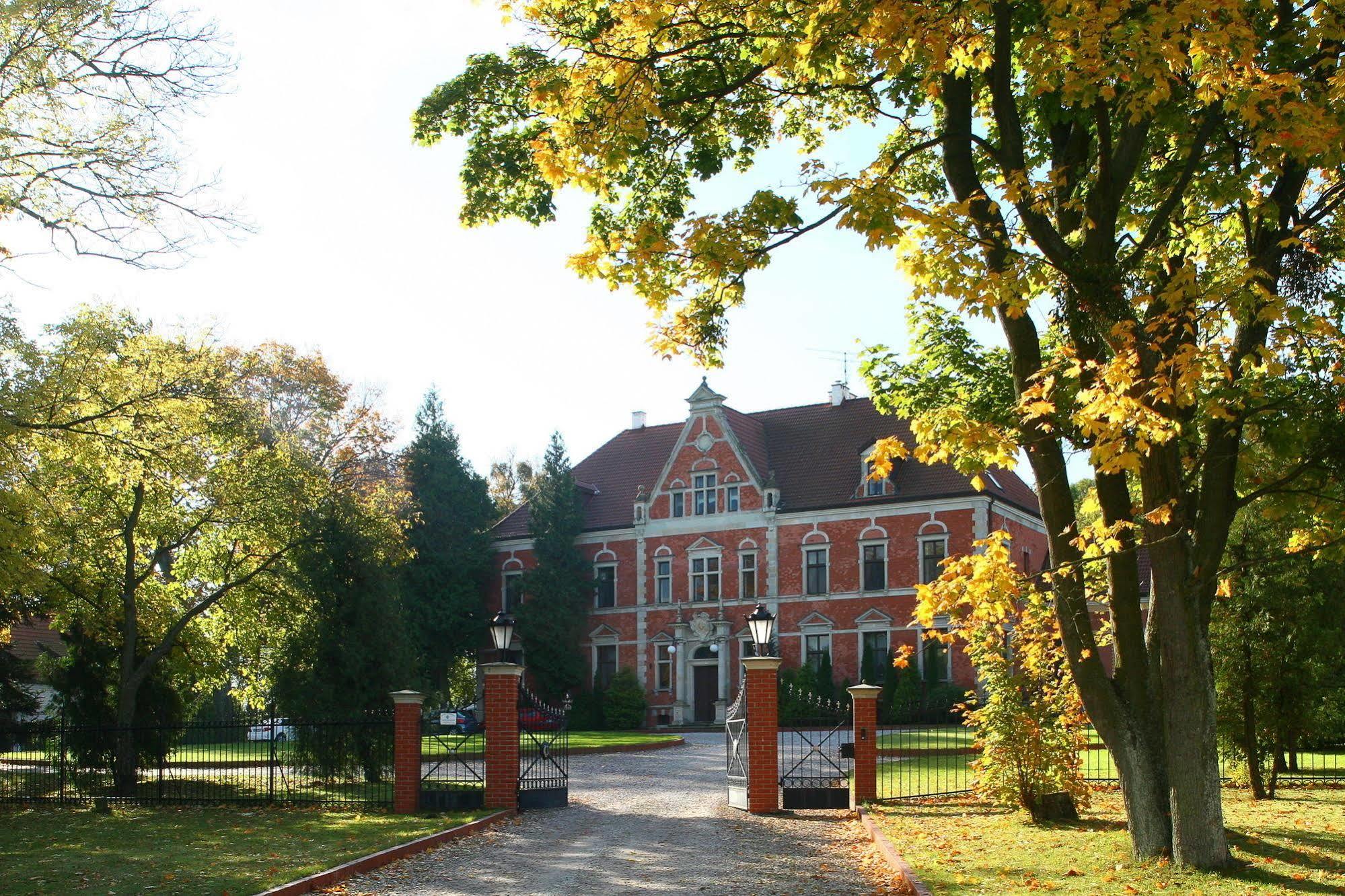 Leźno Palace Exterior foto